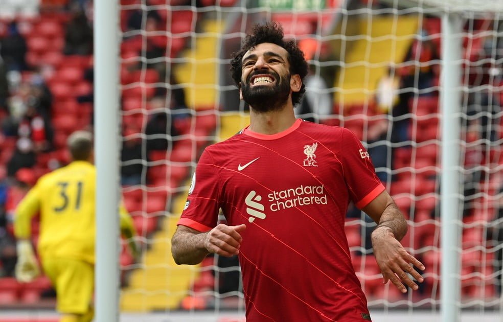 Com hat-trick de Salah, Liverpool goleia o Manchester United 2