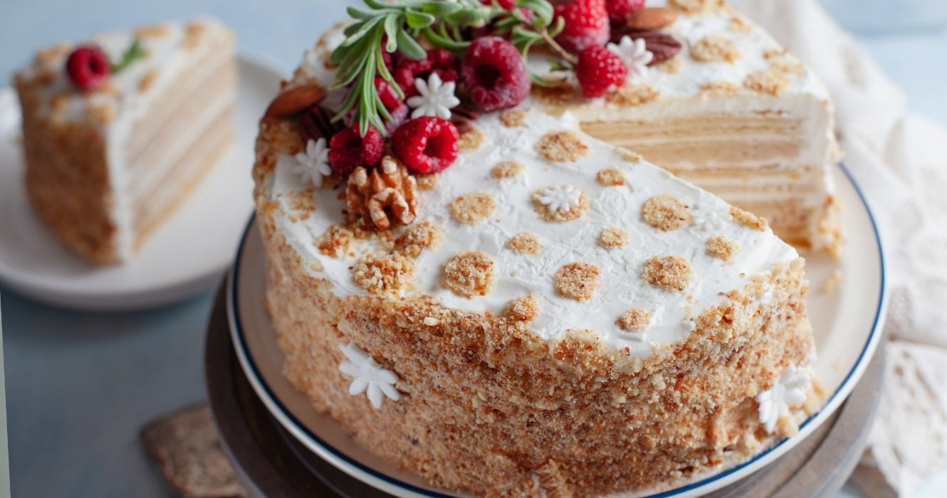 Este bolo em camadas é a sobremesa eslava mais popular (e estamos assando RN) 1