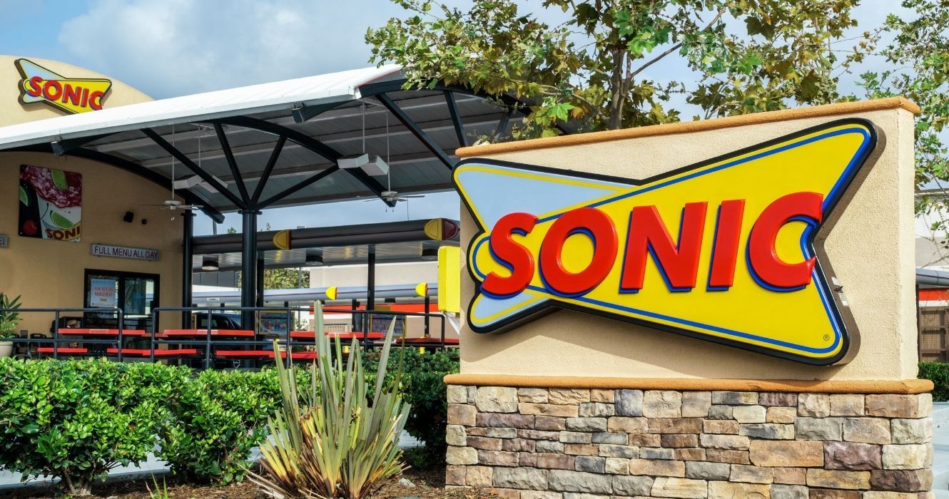 Tudo o que você deveria (mas provavelmente não sabia) saber sobre Sonic Drive-Ins 1 um drive-in sônico