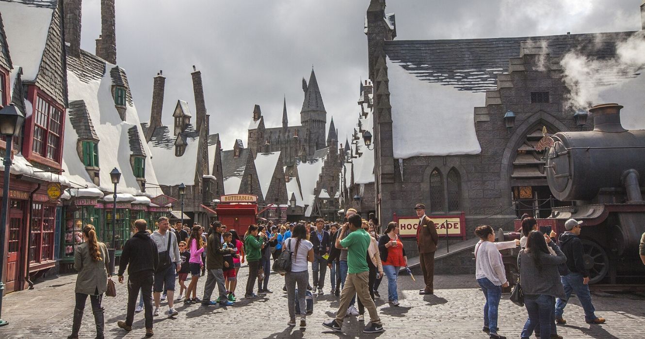 10 fatos internos que a equipe compartilhou sobre o trabalho no mundo mágico de Harry Potter 1 turistas no mundo mágico de harry potter