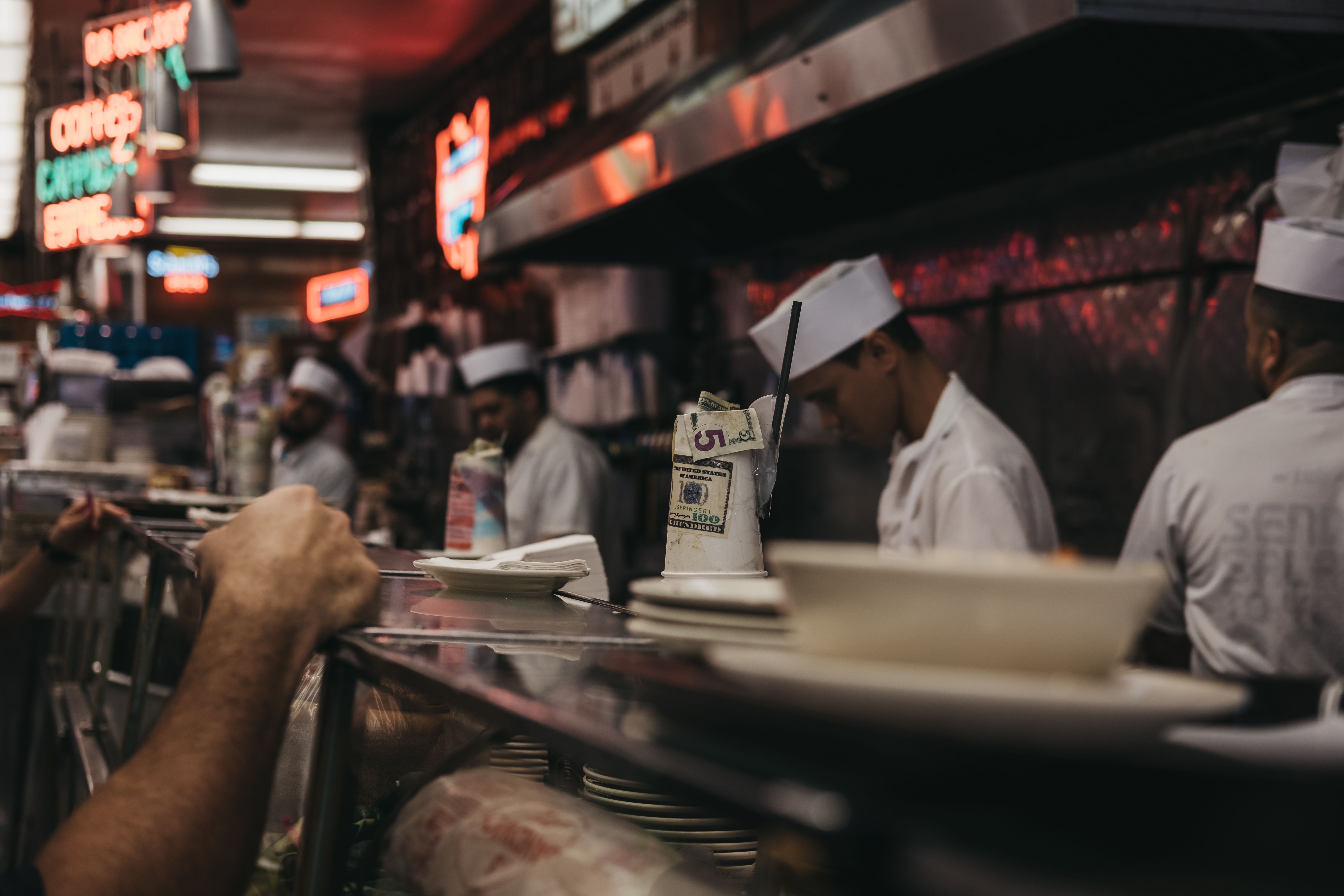 O pastrami sempre foi um ícone da cidade de Nova York? Não Começou Assim 3 Katz's delicatessen
