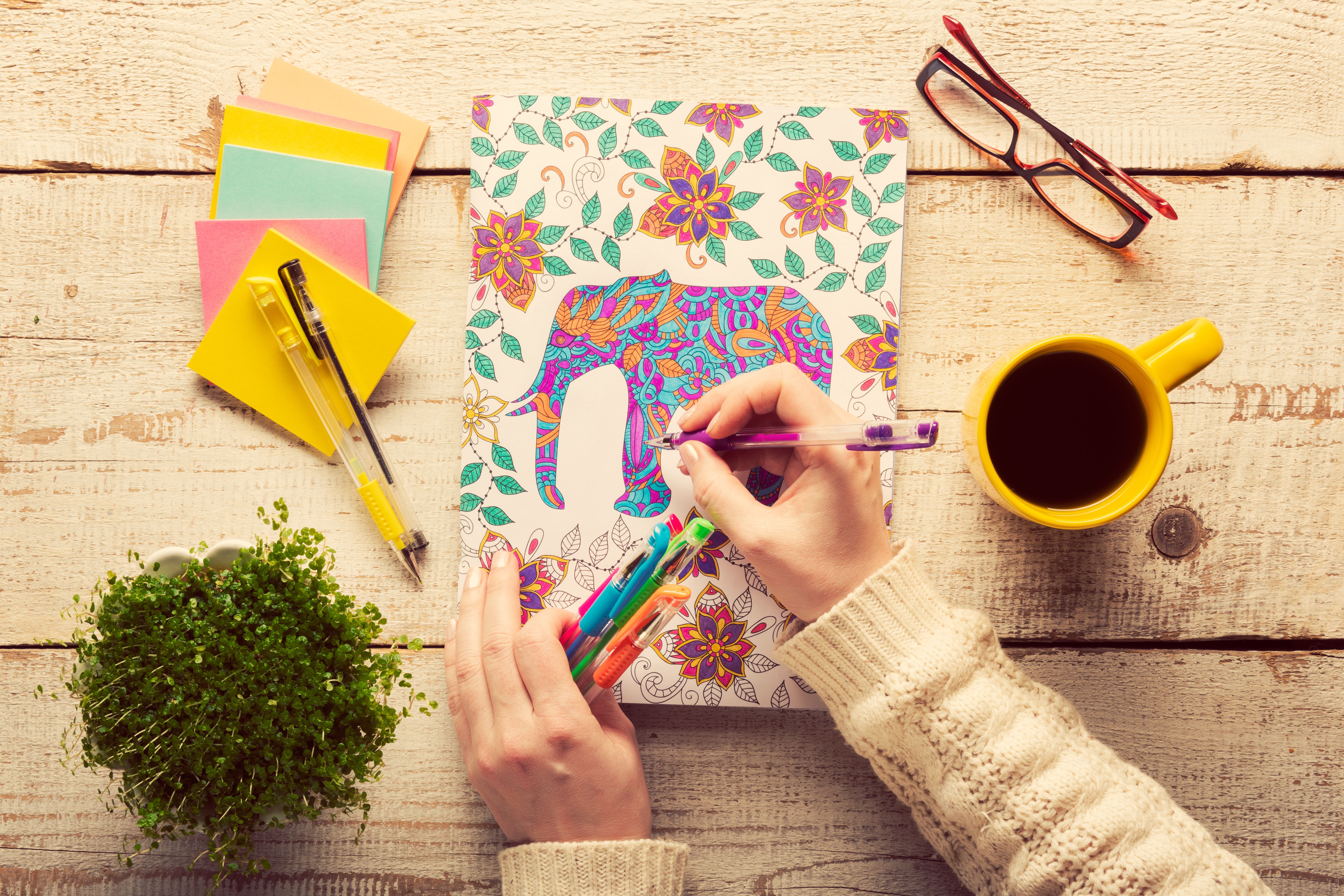 Se você tem lápis e papel, já tem várias maneiras de lidar com a ansiedade de viagem 4 colorir em um livro de colorir