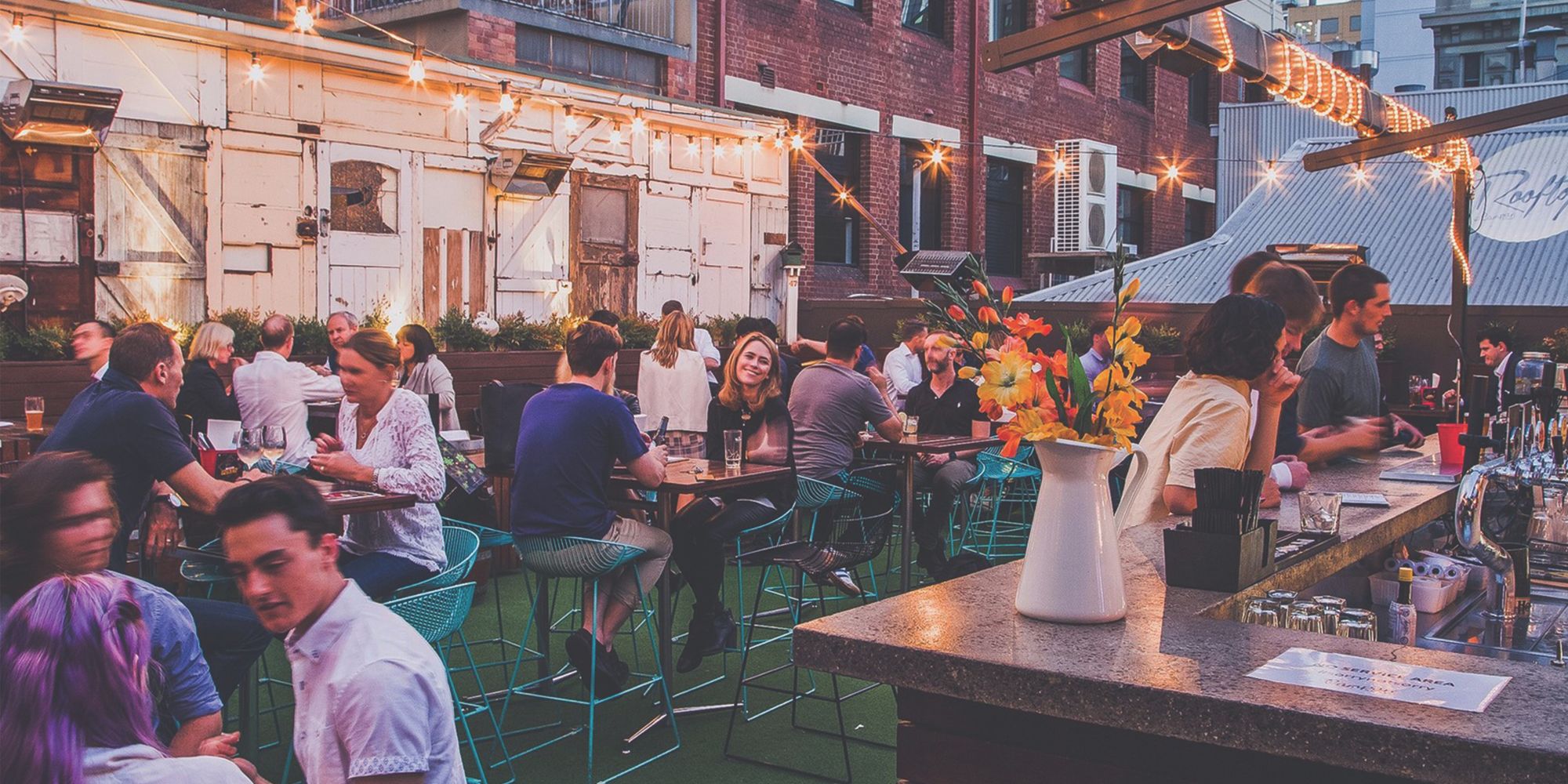 Por que você deve considerar Melbourne ao planejar uma viagem para a Austrália 2 Bar na cobertura de Melbourne