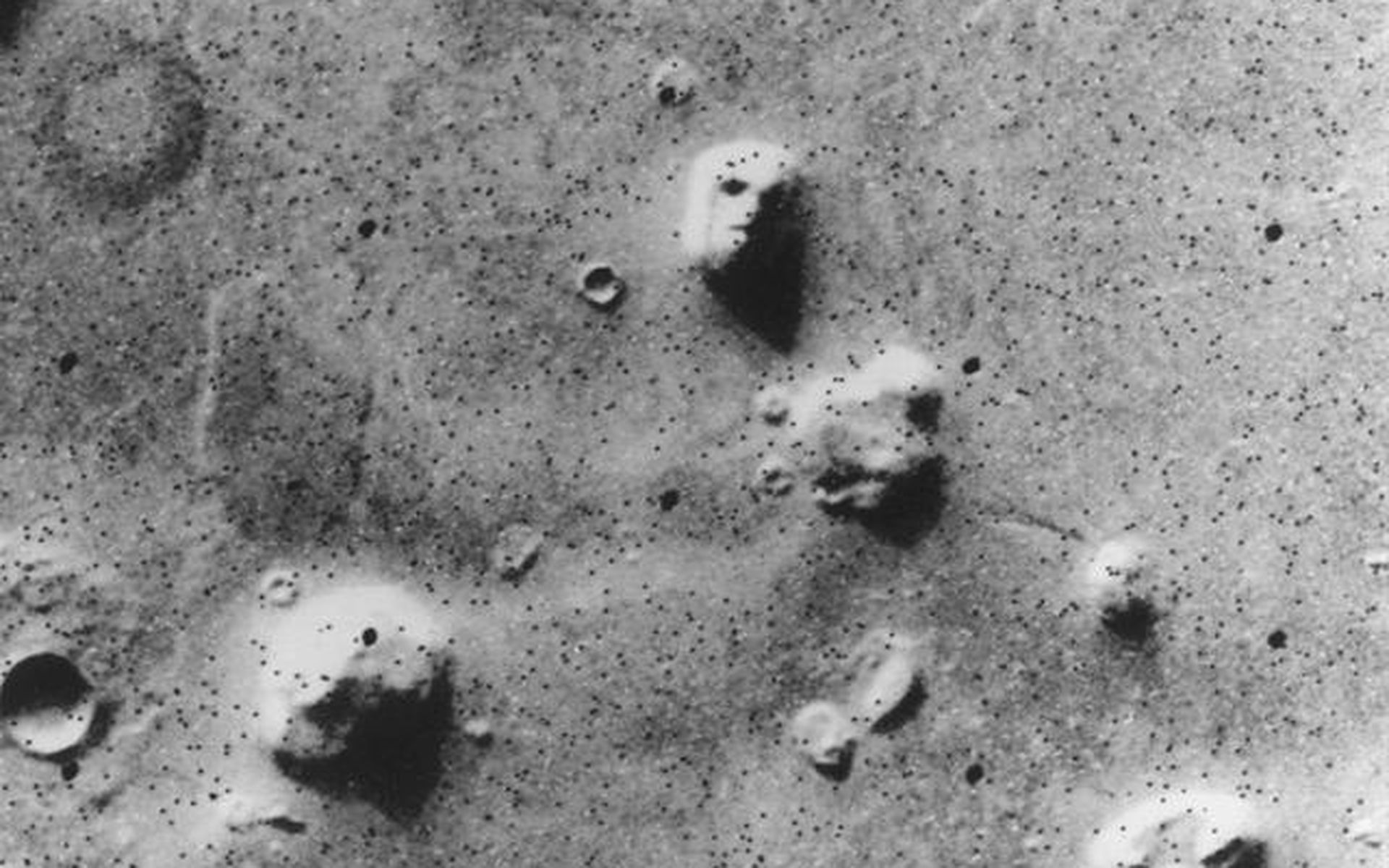 'Martian Ridges' em Marte e outras coisas estranhas que sabemos sobre o planeta vermelho 2 a imagem de um 'rosto' em Marte