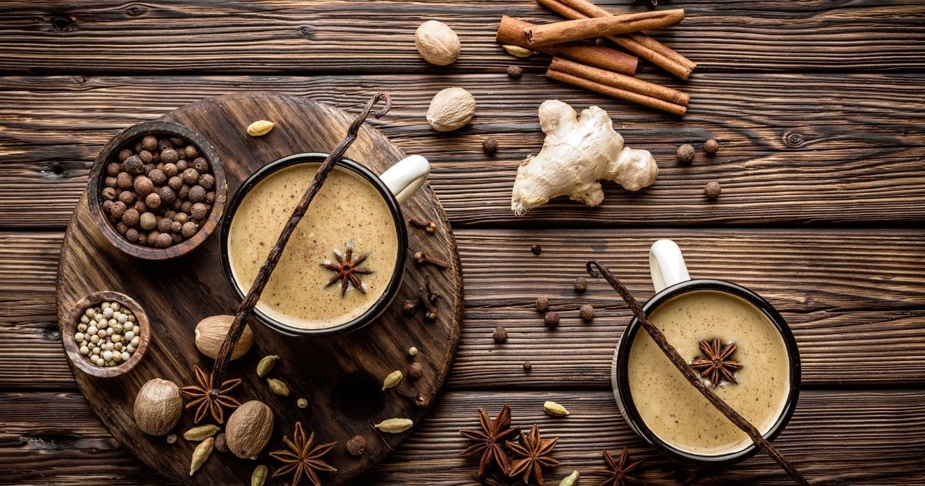 Aprenda a fazer um autêntico Chai em casa com as melhores dicas da Índia 1 chá masala chai e especiarias