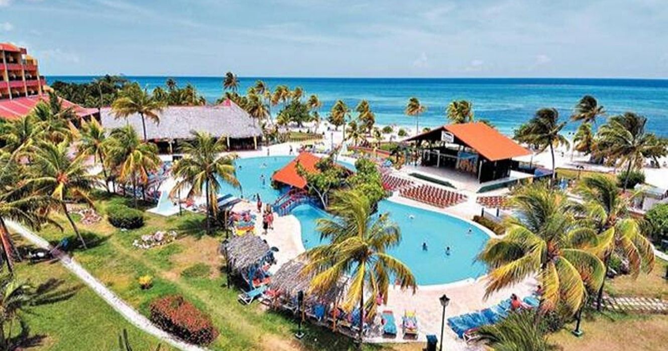 Estes resorts deslumbrantes no Caribe só parecem caros 1 o Brisas Guardalavaca Hotel no caribe