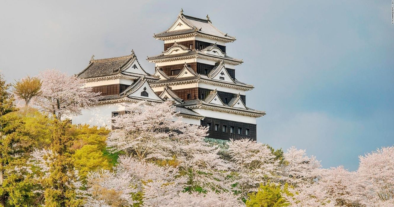 castelo de ozu no japão