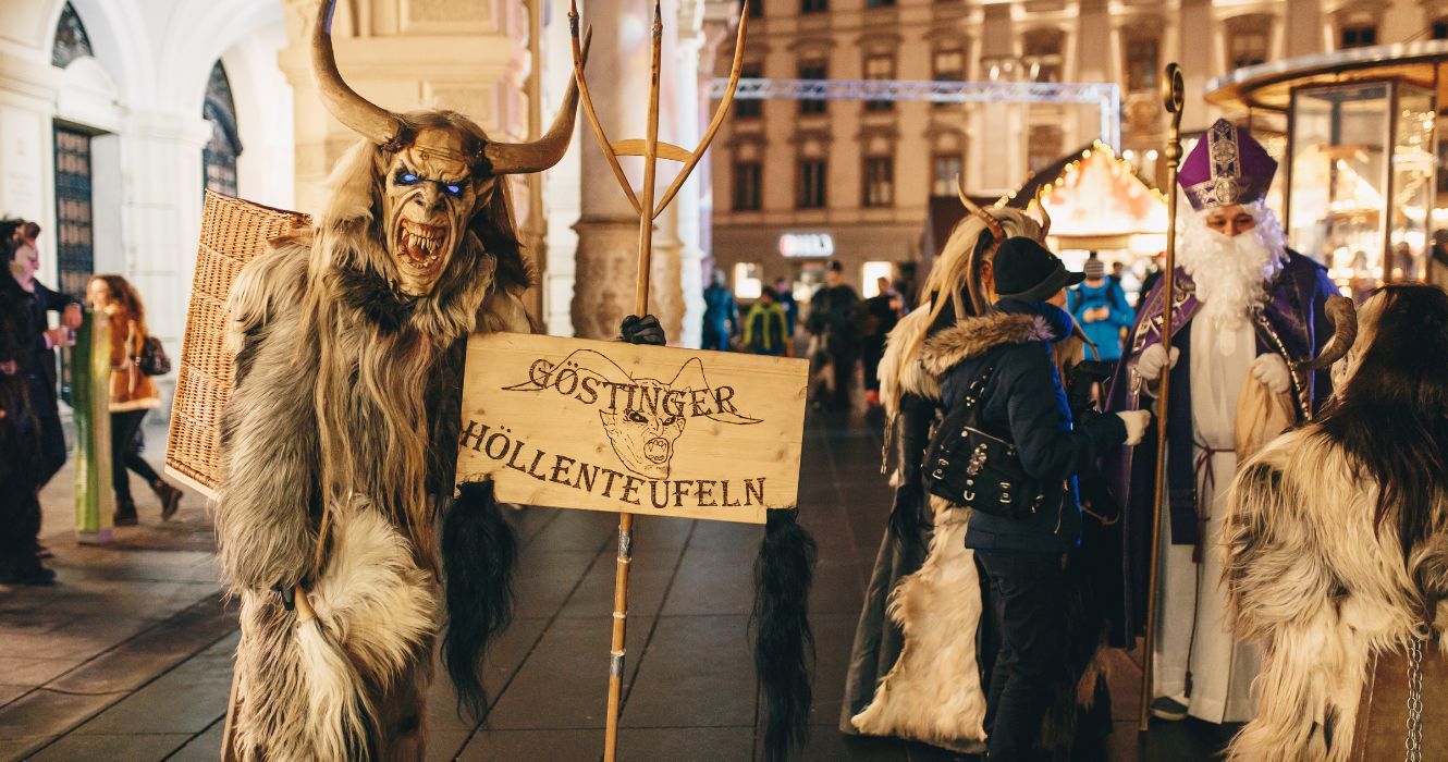 Tudo o que você deve saber sobre o Festival Krampusnacht 1 krampus em um festival de krampus na áustria