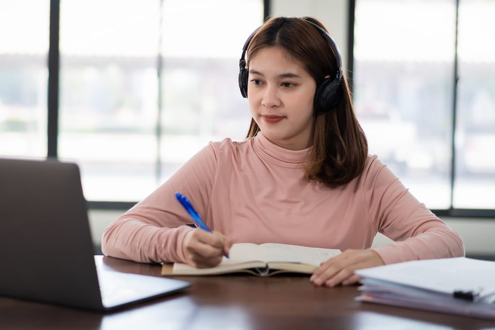 Como montar um escritório para estudos eficiente 4 Como montar um escritório para estudos eficiente 3
